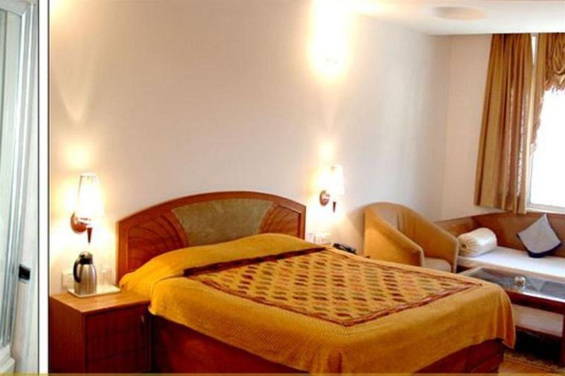 Hotel Silver Rock Mussoorie Kültér fotó