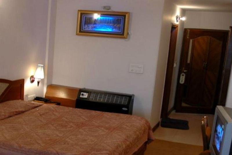 Hotel Silver Rock Mussoorie Kültér fotó